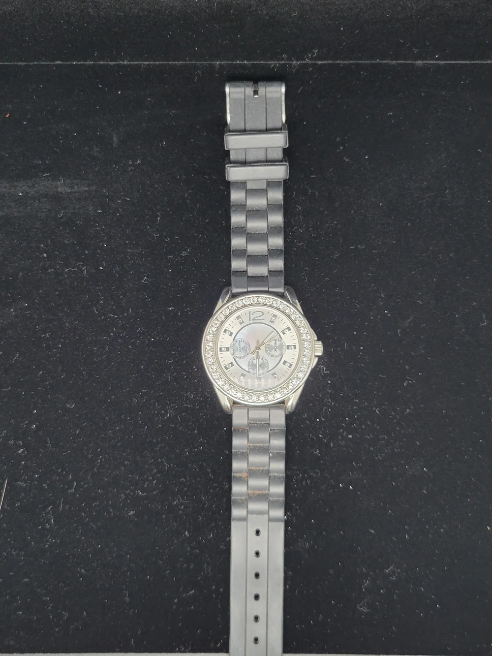 Silver Crystal-Bezel Women's Watch with Mother-of-Pearl Dial - Japan Quartz